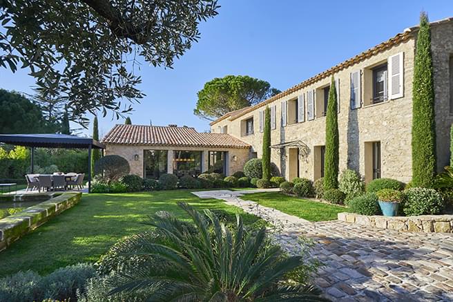 Mougins, an up-market garden-town 