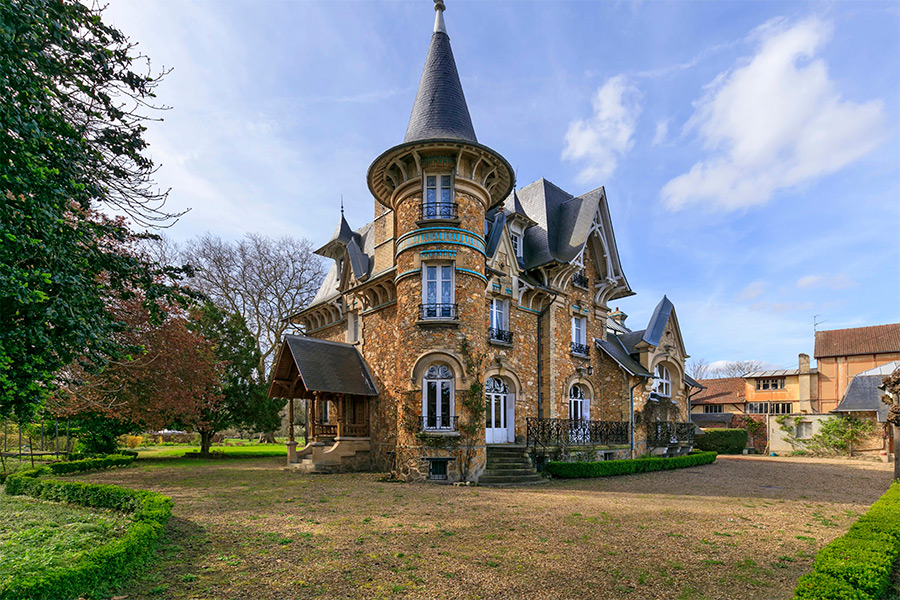 A property in the region around Paris