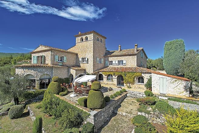 The countryside behind Cannes : the promise of a quality life-style 