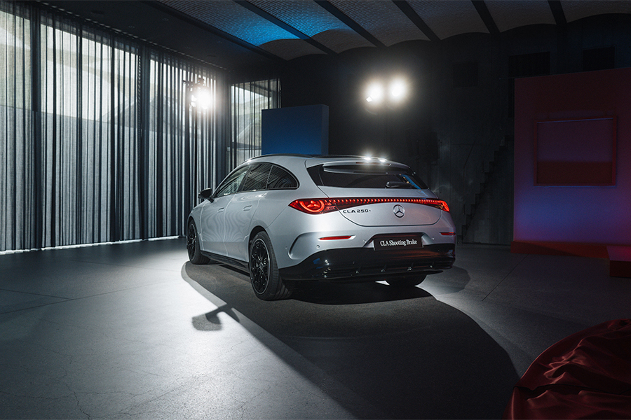 Luxury property magazine - Article Mercedes-Benz - main Photo