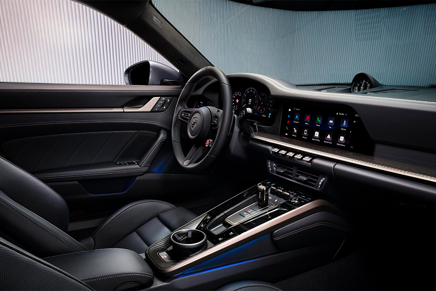 Luxury property magazine - Article Porsche - main Photo