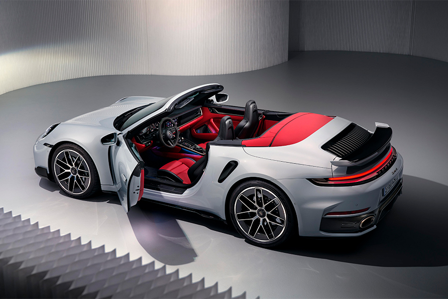 Luxury property magazine - Article Porsche - main Photo