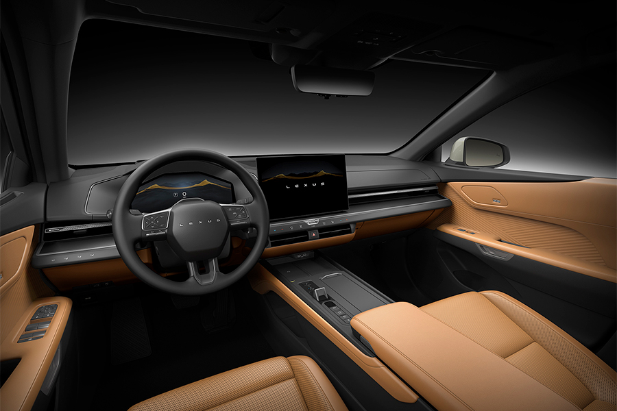 Luxus ES, an enticing hybrid sedan