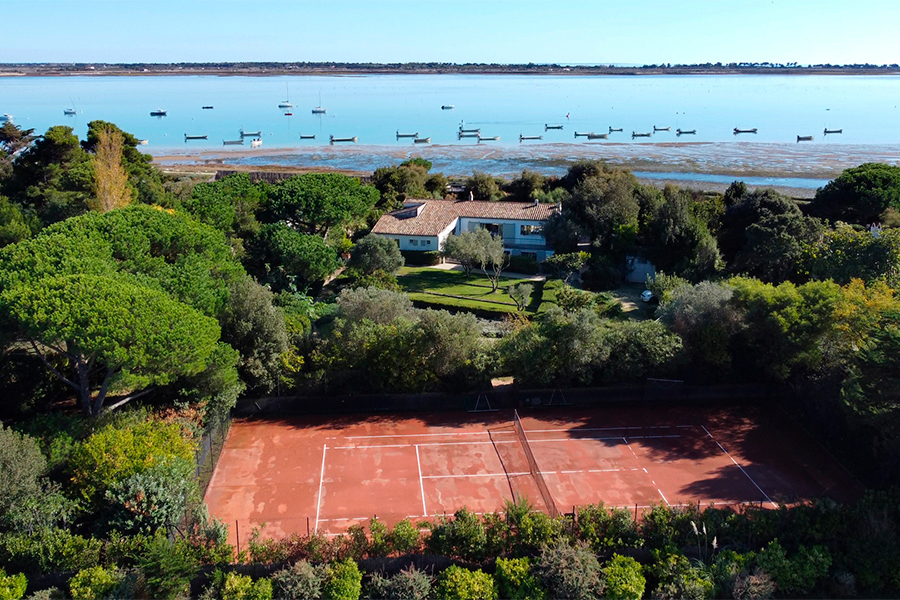 Luxury property magazine - Article l’Île de Ré - main Photo