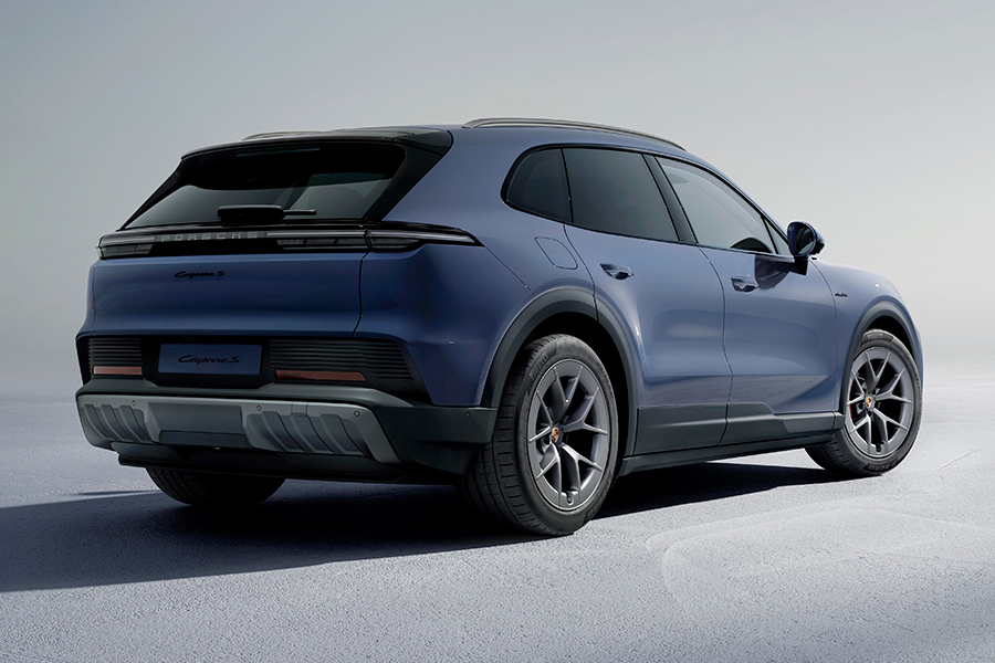 Luxury property magazine - Article Porsche Cayenne S Electric en chiffres - main Photo