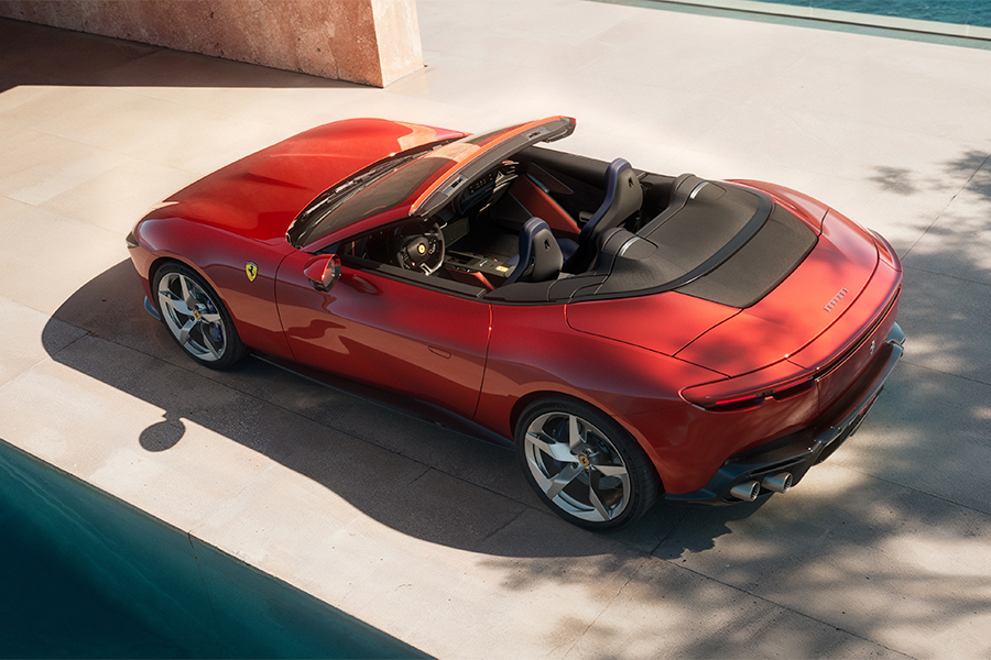Luxury property magazine - Article ferrari amalfi spider - main Photo