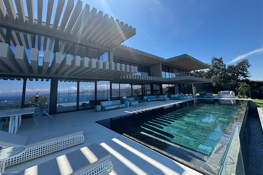 Luxury property magazine - Article Gassin - main Photo