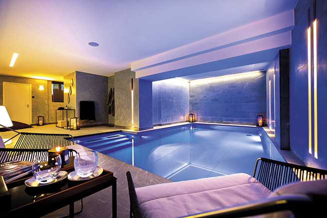 Indoor pools in Paris, the ultimate luxury