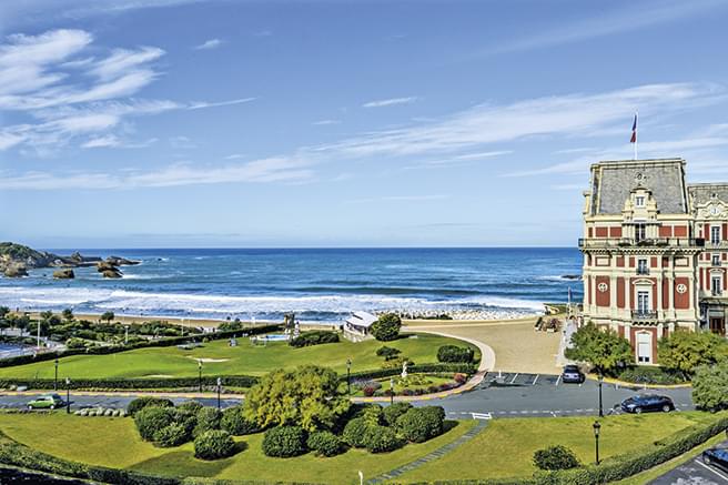 A view of the ocean in Biarritz : a highly-rated luxury