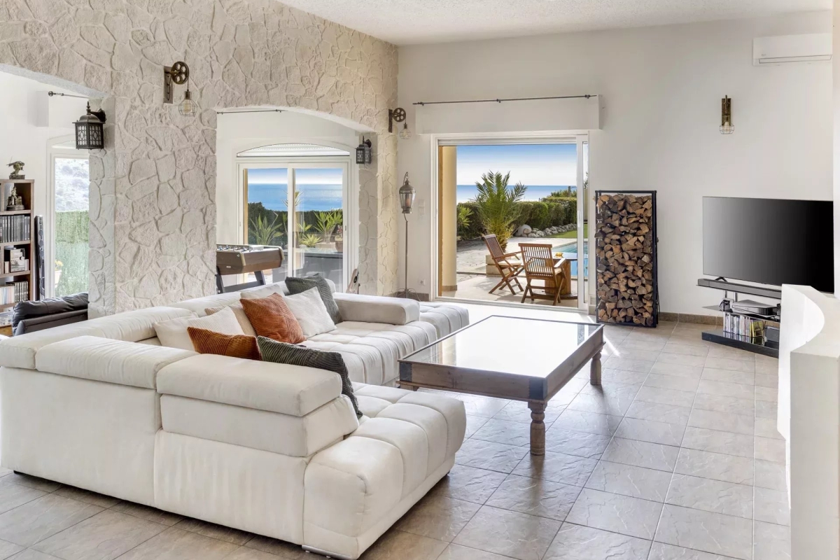 Luxury House for sale in Èze, 2 500 000 €, Photo 2