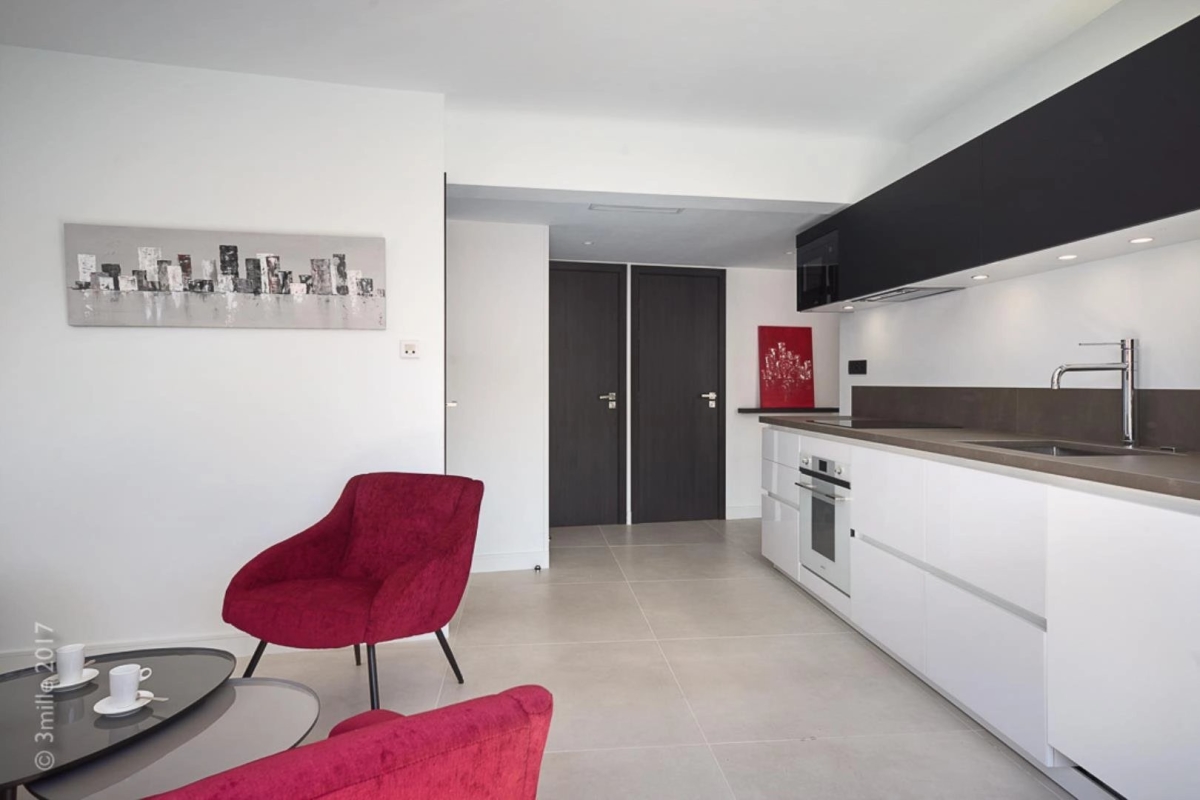 Luxury Apartment for sale in Cannes, 695 000 €, Photo 5