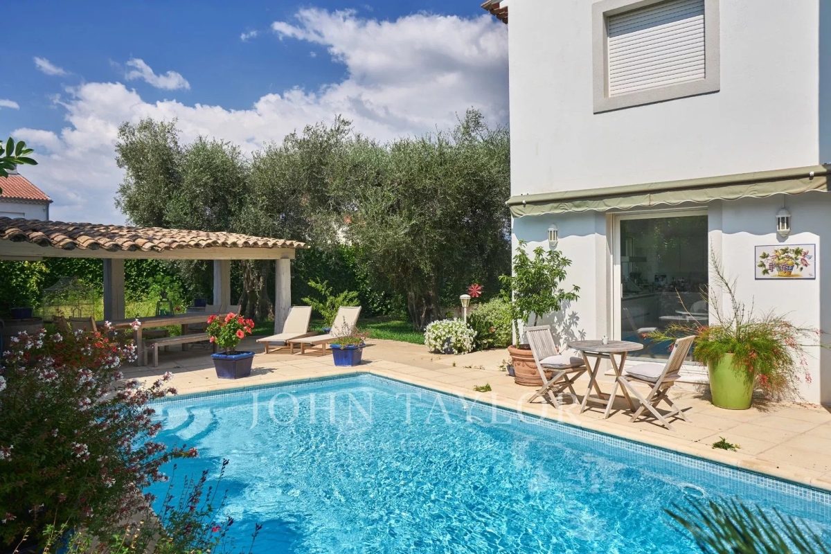 Maison de luxe à vendre à Cannes, 1 590 000 €, Photo 3