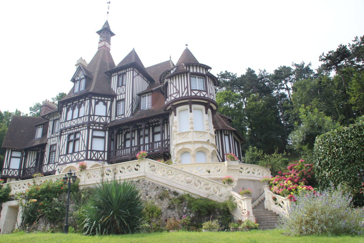 House, luxury and prestige, for sale TrouvillesurMer 20 main rooms