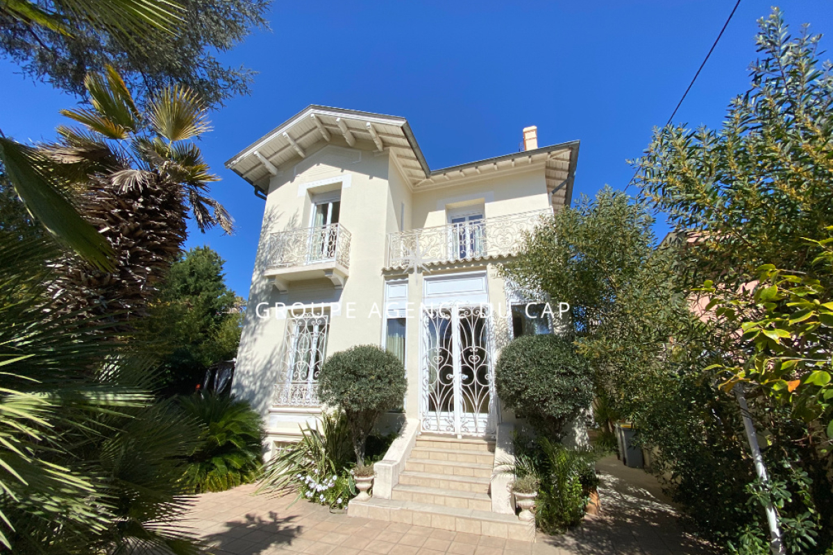 Luxury House for sale in Saint-Raphaël, 1 099 000 €, Photo 1