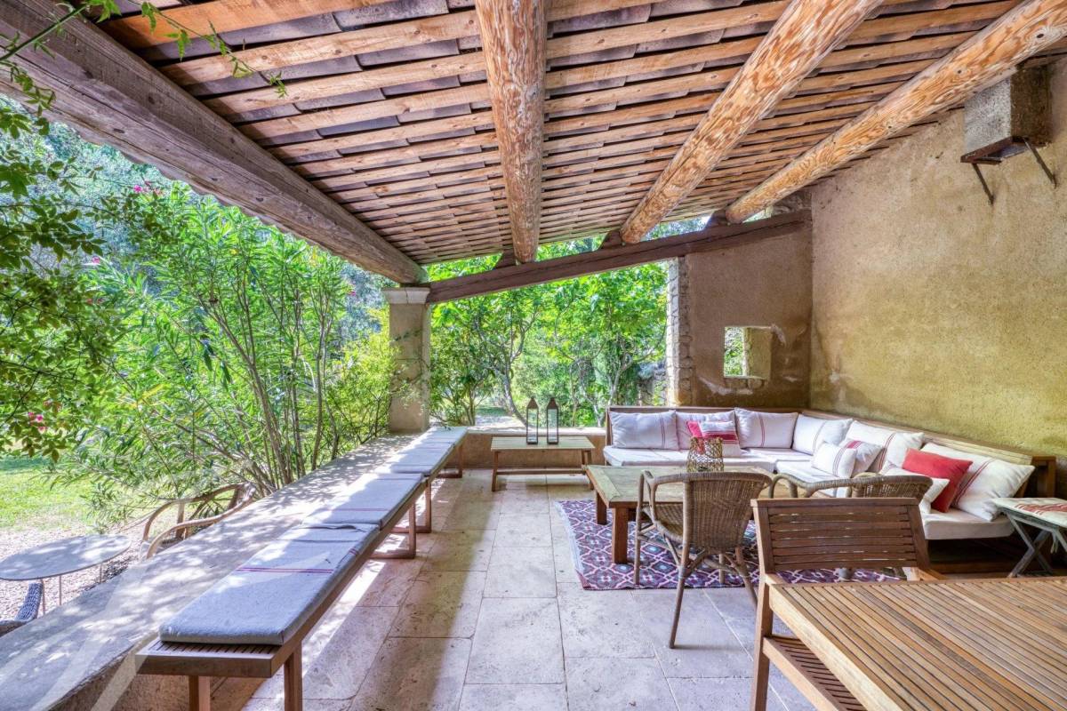 House, luxury and prestige, for sale Lourmarin 9 main rooms 290m²