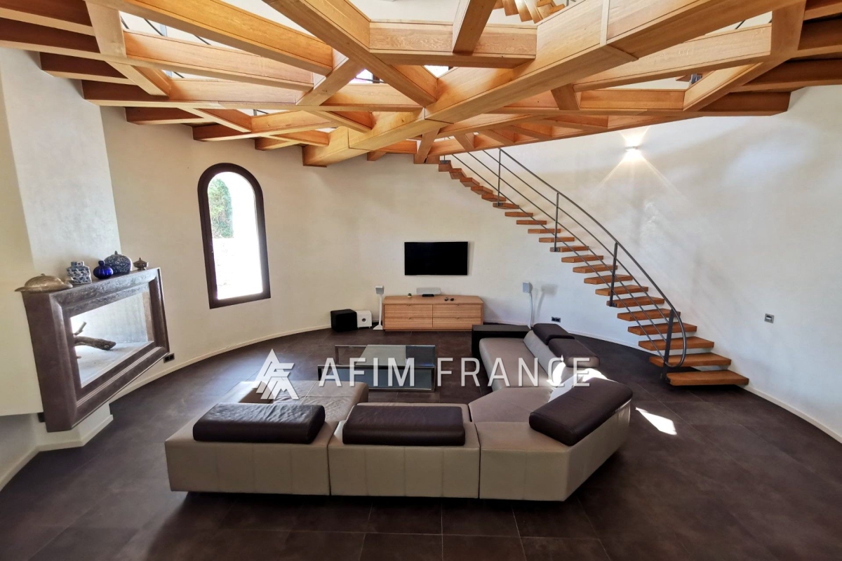 Maison de luxe à louer à Peille, 10 000 €, Photo 7