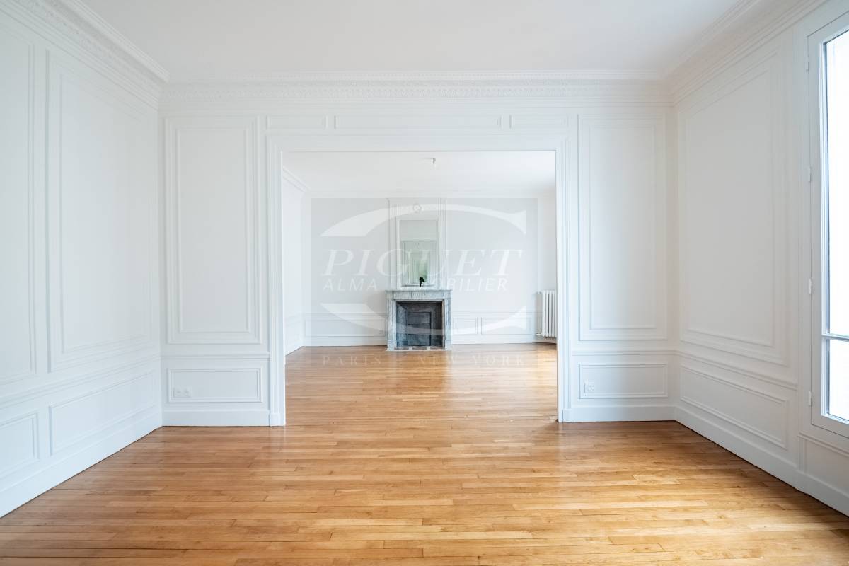 Apartment, luxury and prestige, for rental Paris 4ème - 5 main rooms ...