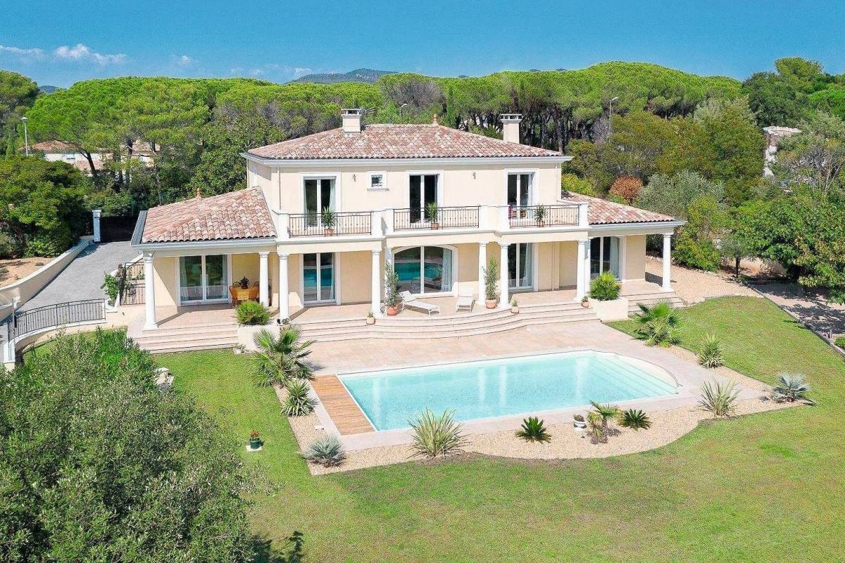 House, luxury and prestige, for sale SaintRaphaël 8 main rooms 265m²