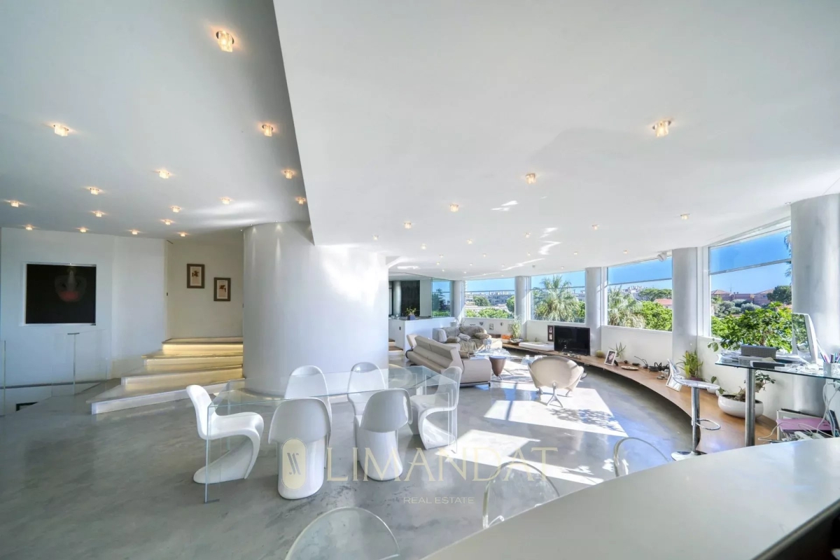 Luxury Apartment for sale in Roquebrune-Cap-Martin, 1 490 000 €, Photo 1
