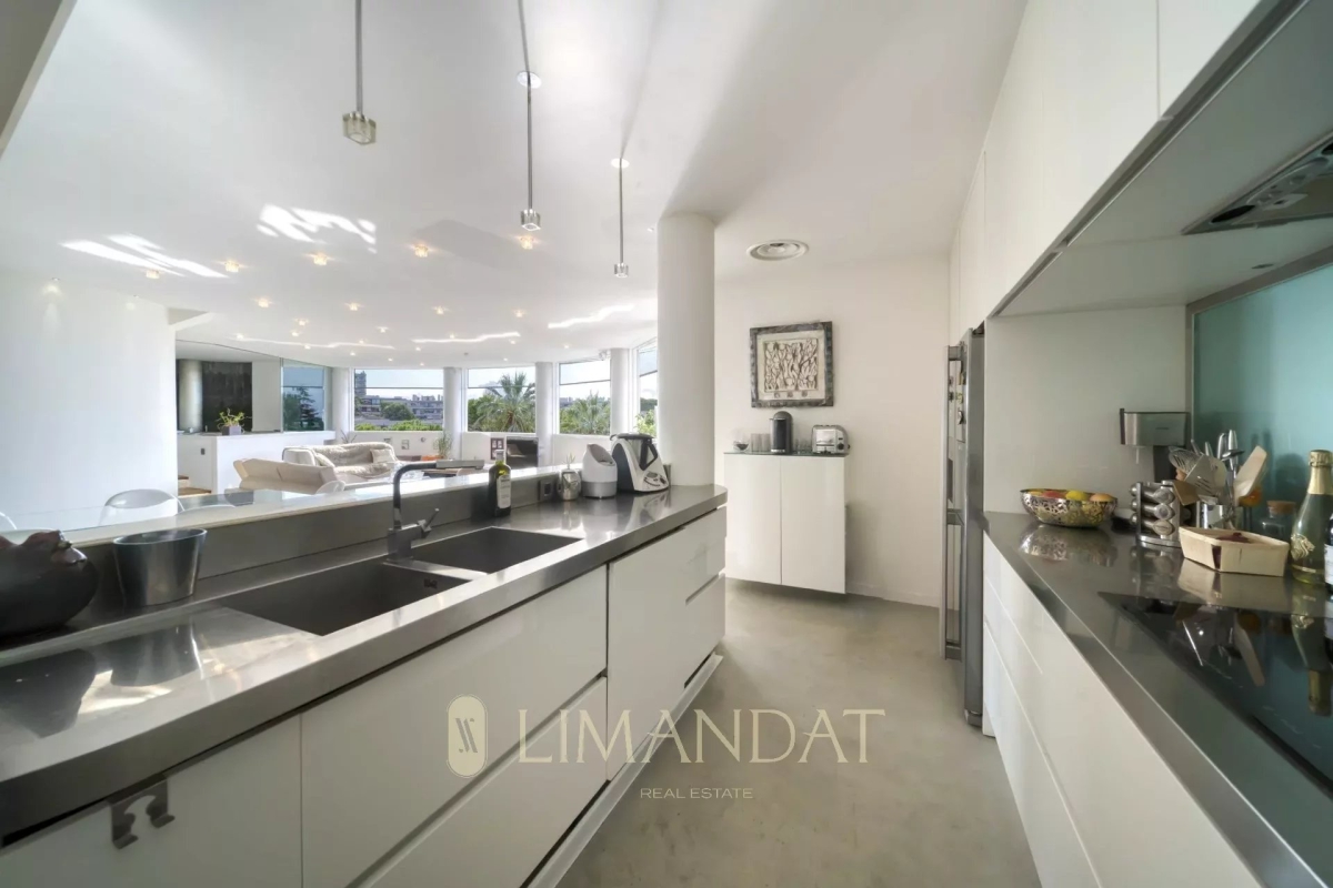 Luxury Apartment for sale in Roquebrune-Cap-Martin, 1 490 000 €, Photo 3