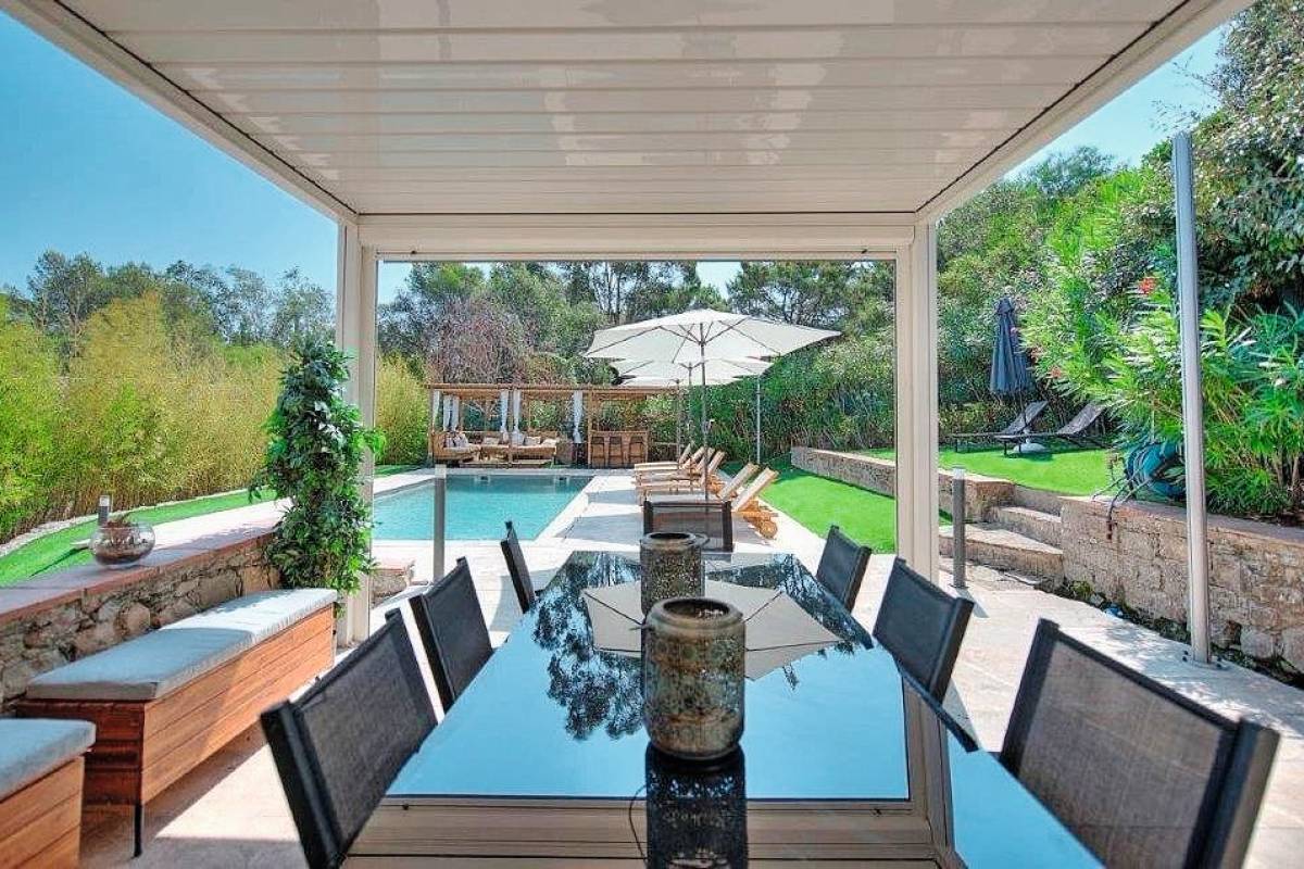 House, luxury and prestige, for sale SaintRaphaël 6 main rooms 298m²