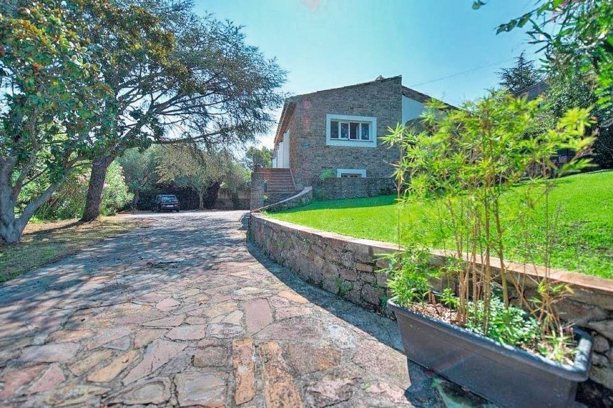 House, luxury and prestige, for sale SaintRaphaël 6 main rooms 298m²