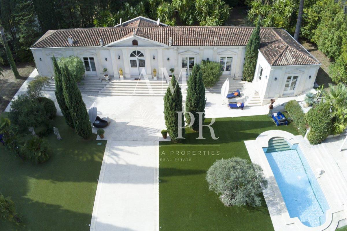 House, luxury and prestige, for sale Cannes - 8 main rooms 370m² - 2699784