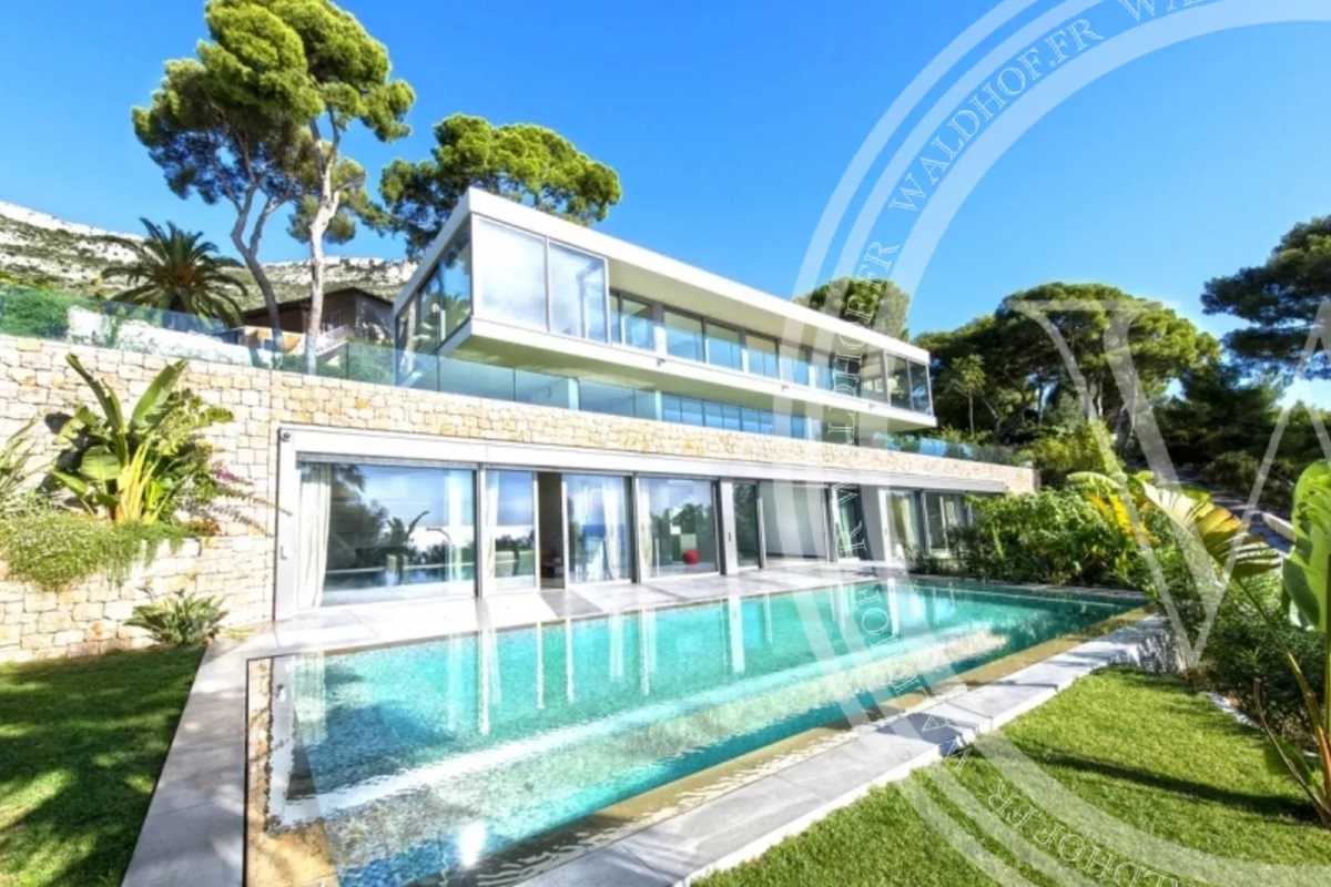 House, luxury and prestige, for rental Capd'Ail 8 main rooms 480m²