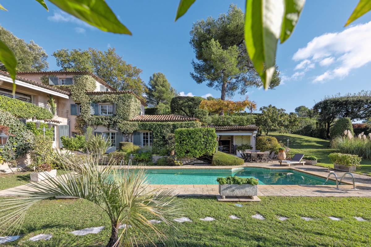 Maison, luxe et prestige, à vendre SaintPauldeVence 6 pièces 305m²