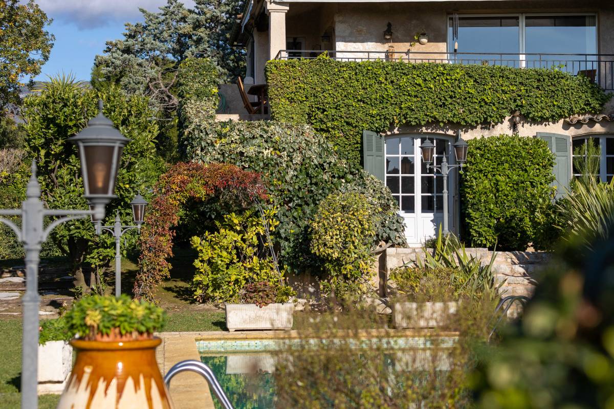 Maison, luxe et prestige, à vendre SaintPauldeVence 6 pièces 305m²