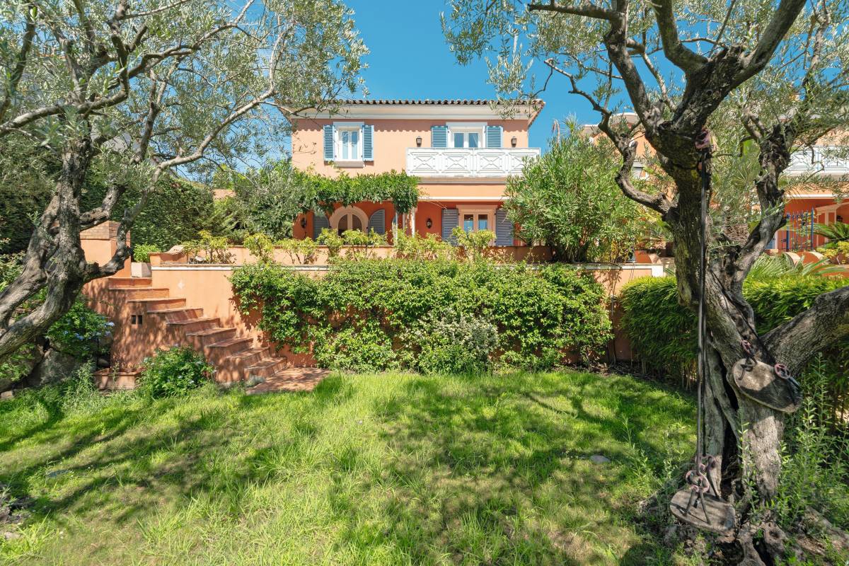 House, luxury and prestige, for sale SaintTropez 5 main rooms 176m²
