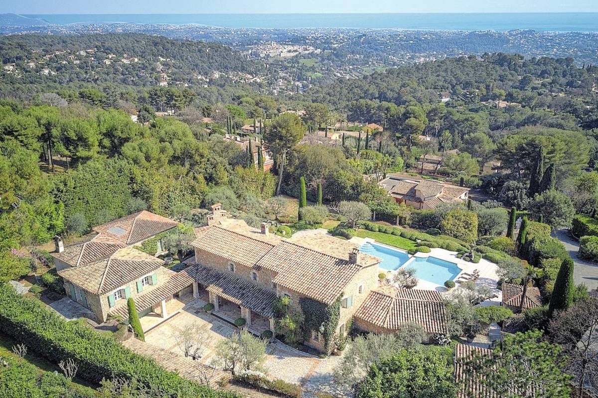 Maison, luxe et prestige, à vendre SaintPauldeVence 22 pièces