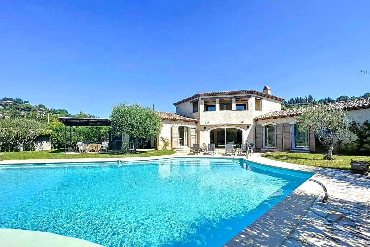 Maison de luxe à louer à Mougins, 7 900 €, Photo 1