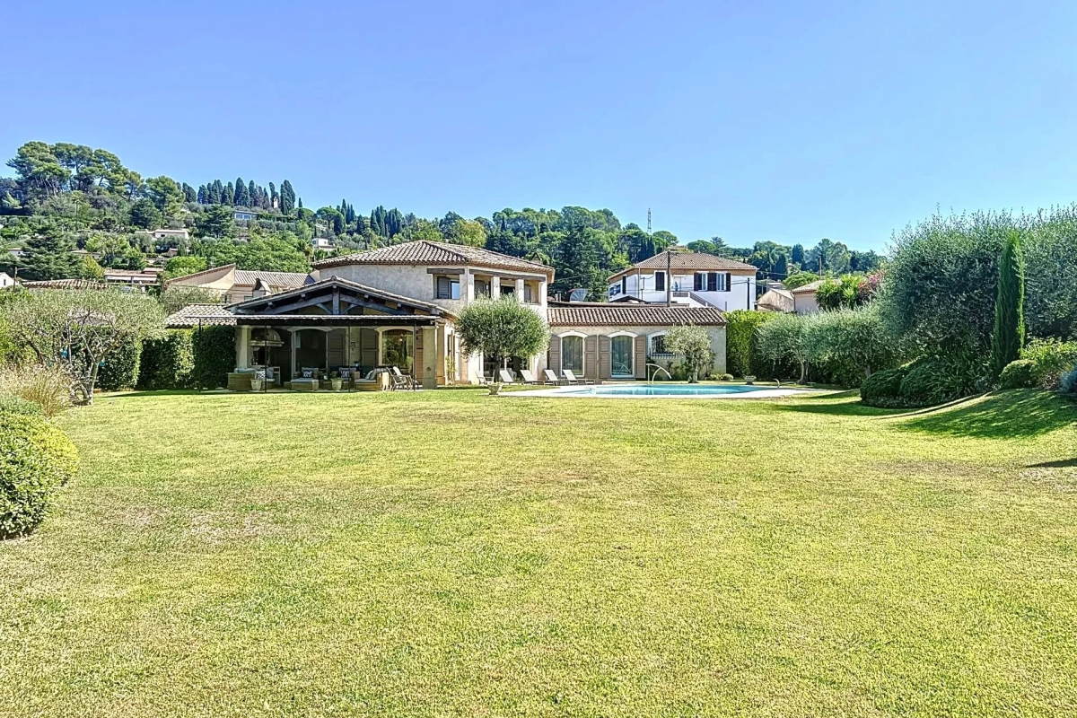 Luxury House for rental in Mougins, 7 900 €, Photo 2