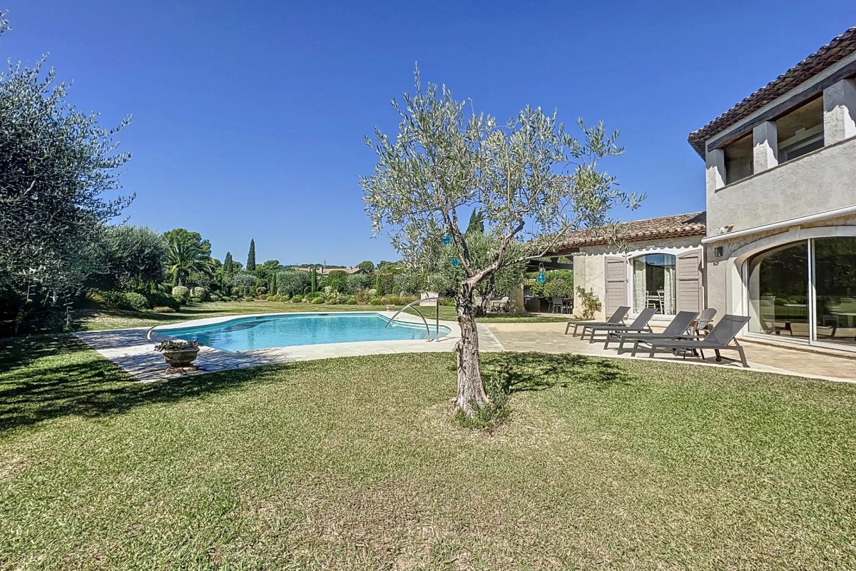 Maison de luxe à louer à Mougins, 7 900 €, Photo 7