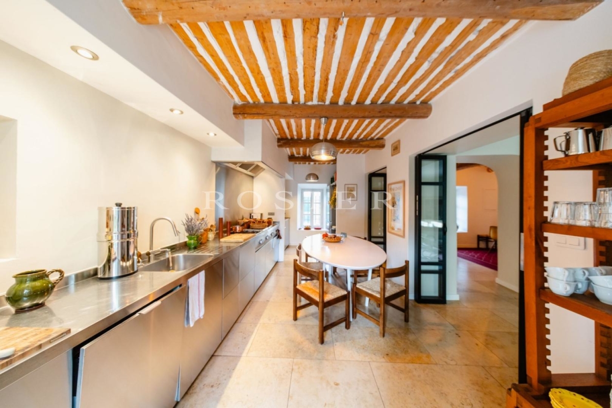 Luxury House for sale in Gordes, 1 850 000 €, Photo 3