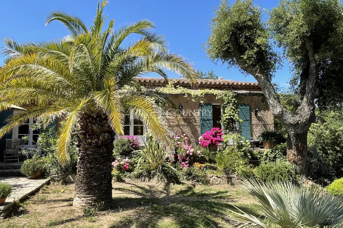 House, luxury and prestige, for sale La 9 main rooms