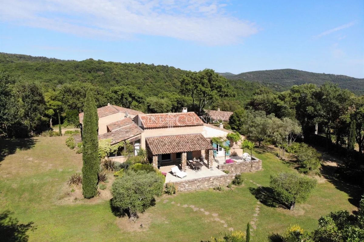 House, luxury and prestige, for sale La 9 main rooms