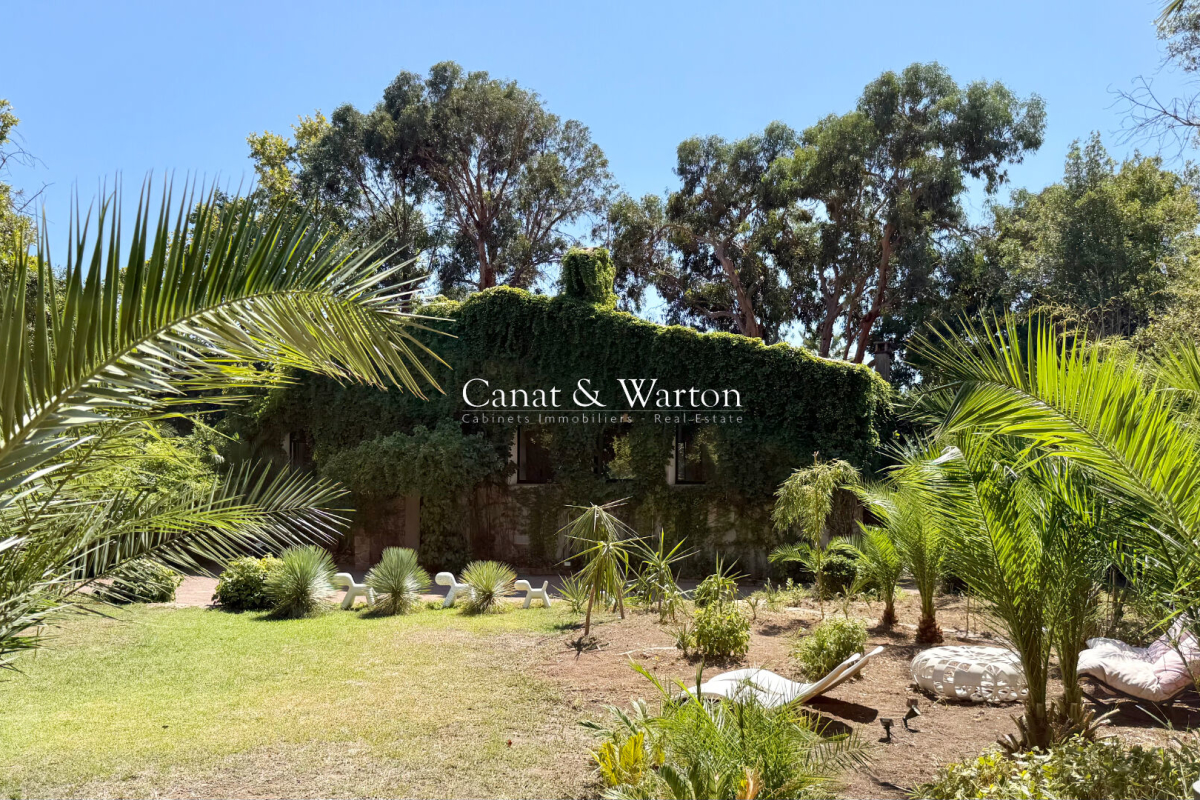 House, luxury and prestige, for sale SaintRaphaël 6 main rooms 280m²