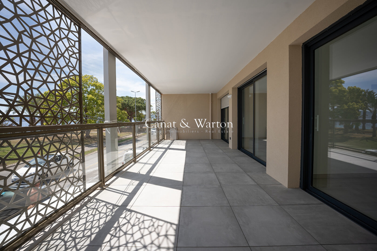 Luxury Apartment for sale in Saint-Raphaël, 895 000 €, Photo 3