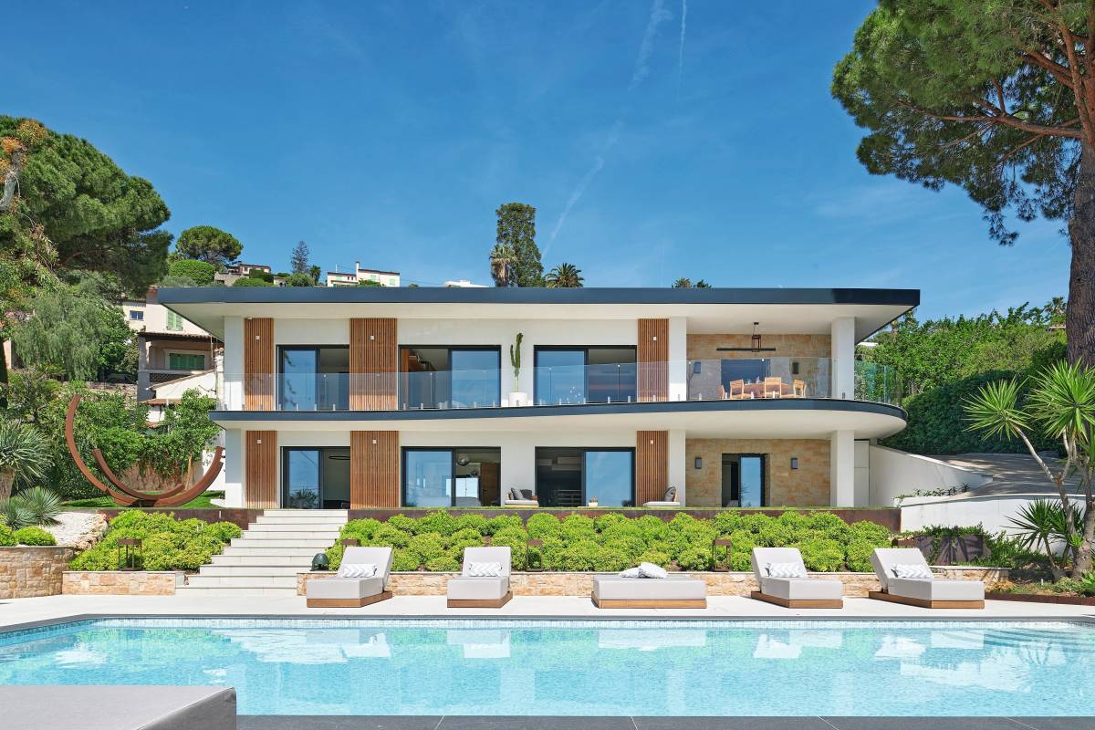 House, luxury and prestige, for sale Le Golfe Juan 7 main rooms 350m²