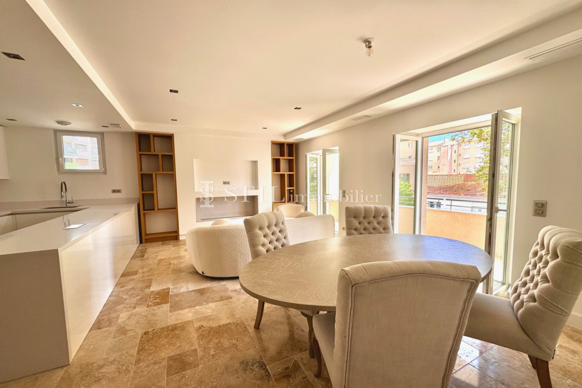 Luxury Apartment for sale in Sainte-Maxime, 790 000 €, Photo 2