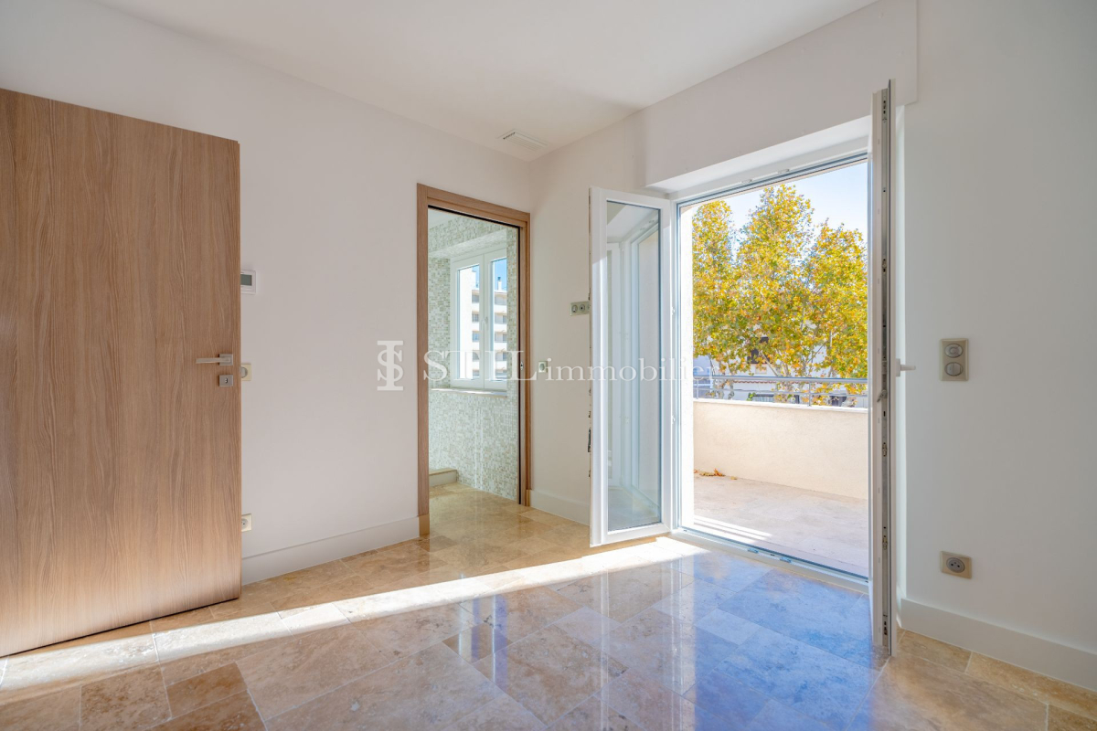 Luxury Apartment for sale in Sainte-Maxime, 790 000 €, Photo 5