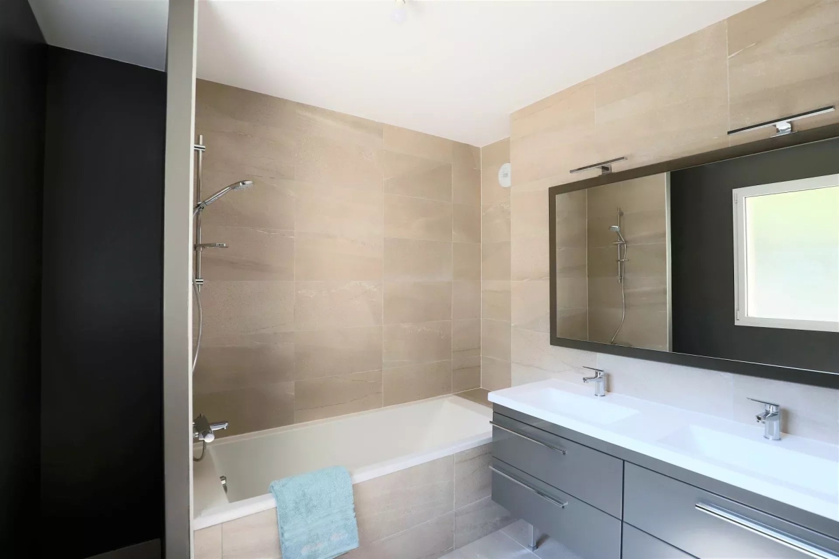 Luxury Apartment for rental in Èze, 2 513 €, Photo 6