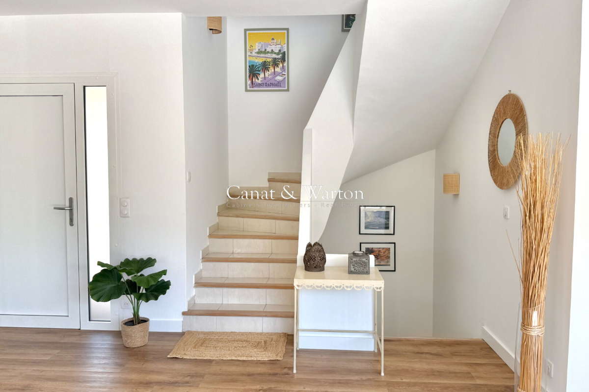 Maison de luxe à vendre à Saint-Raphaël, 1 665 000 €, Photo 3