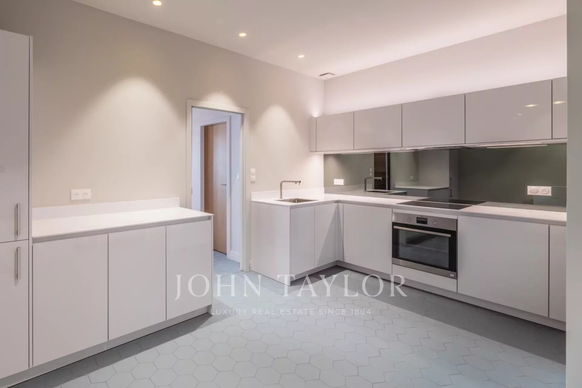 Luxury Apartment for sale in Bordeaux, 895 000 €, Photo 6