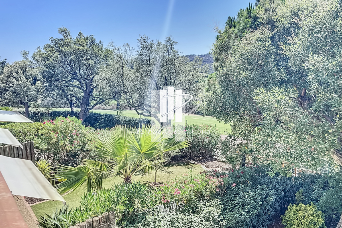 Appartement de luxe à vendre à Roquebrune-sur-Argens, 250 000 €, Photo 1