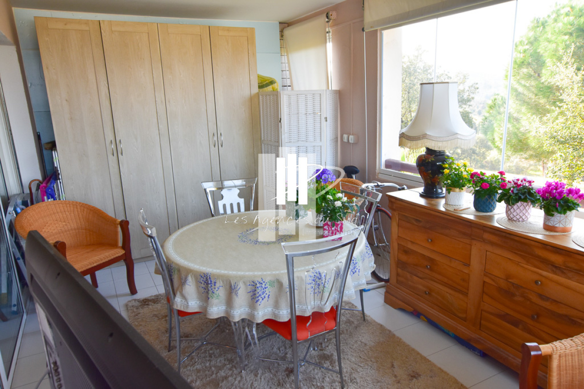 Appartement de luxe à vendre à Roquebrune-sur-Argens, 250 000 €, Photo 3