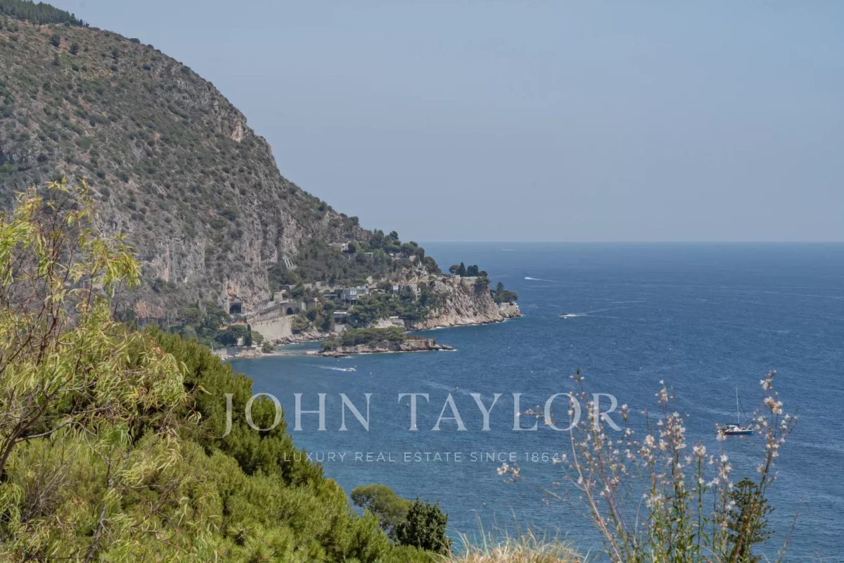 Luxury House for sale in Èze, 2 800 000 €, Photo 2