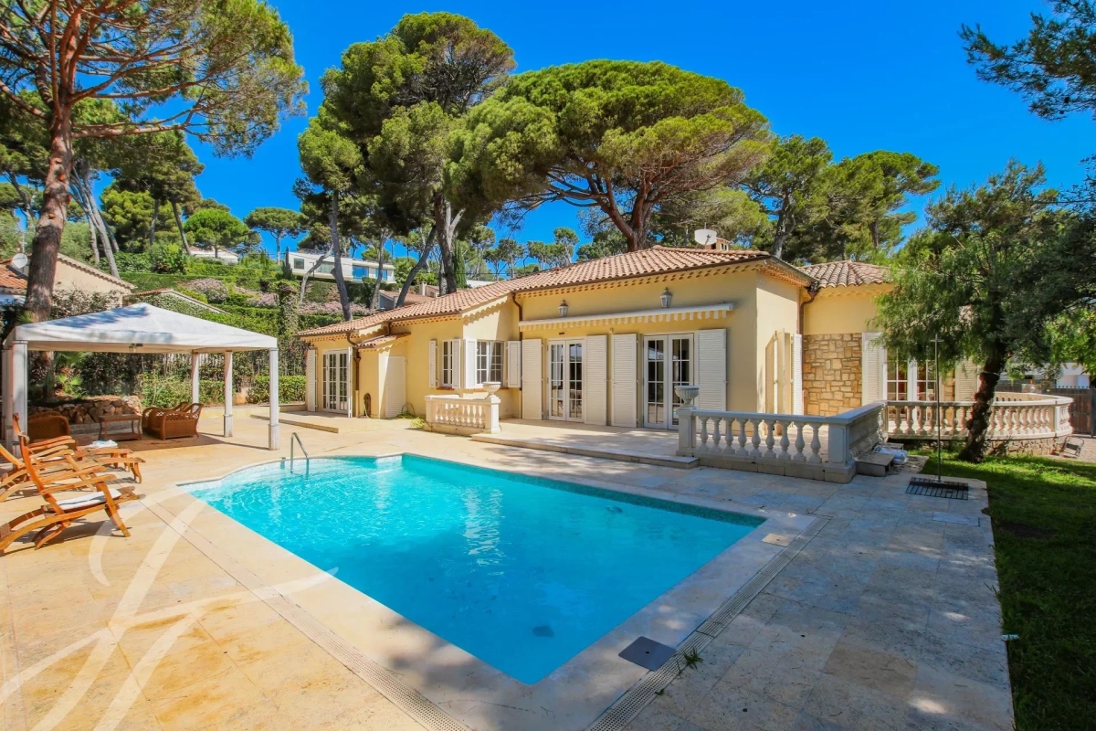 Luxury House for sale in Cap d'Antibes, 3 000 000 €, Photo 1